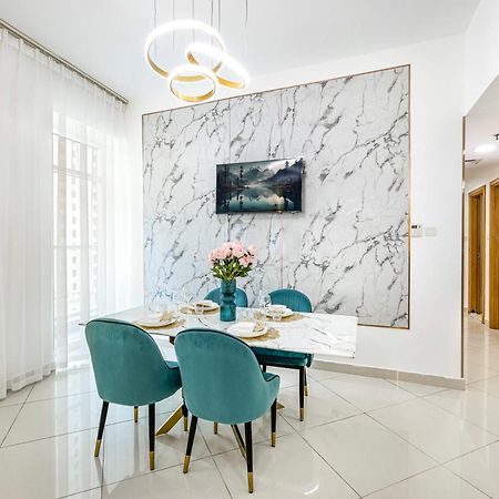 5 Star Serviced Apartment With Beach Access In The Heart Of Dubai Marina Free Welcome Gift Box Upon Arrival Екстериор снимка