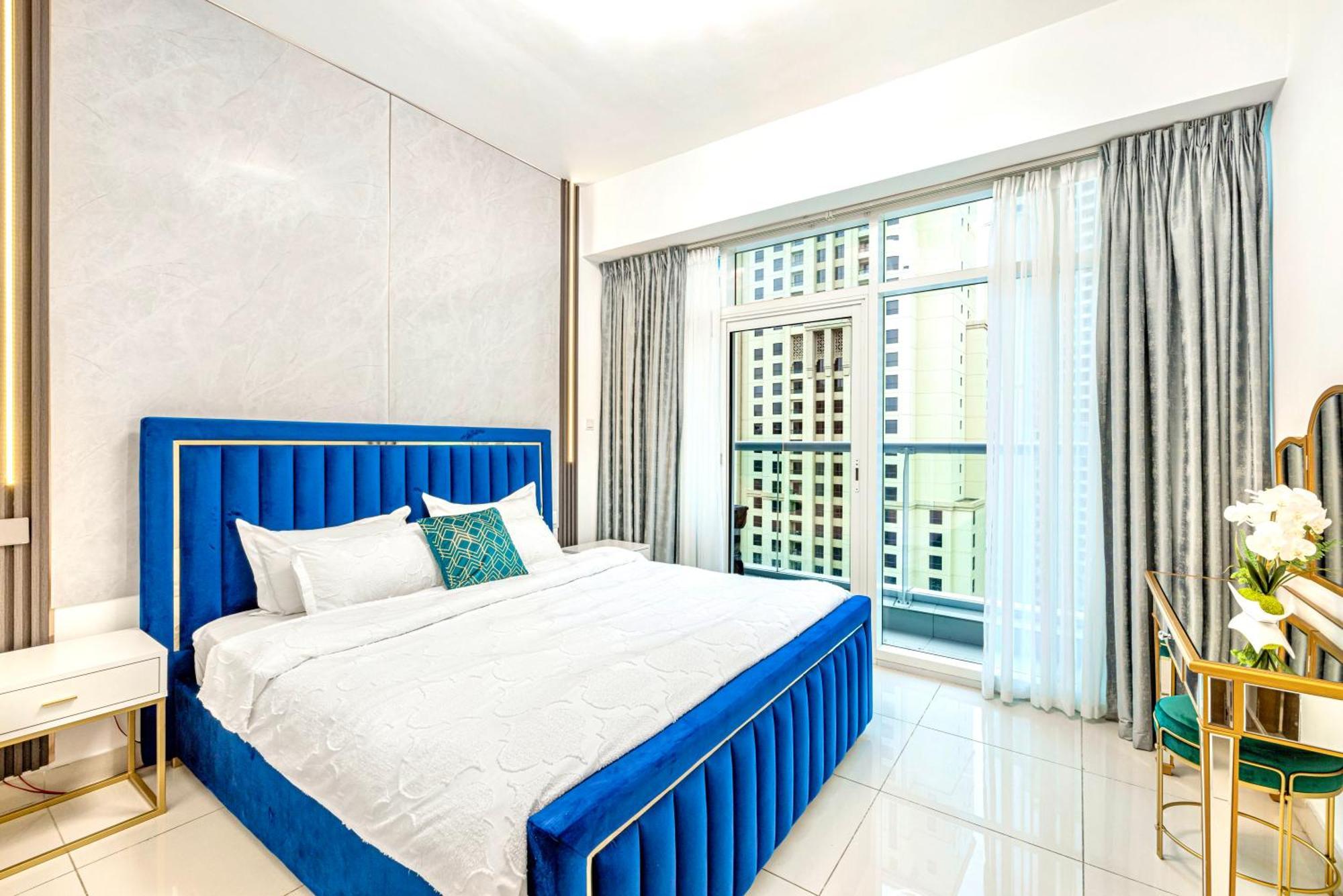 5 Star Serviced Apartment With Beach Access In The Heart Of Dubai Marina Free Welcome Gift Box Upon Arrival Екстериор снимка