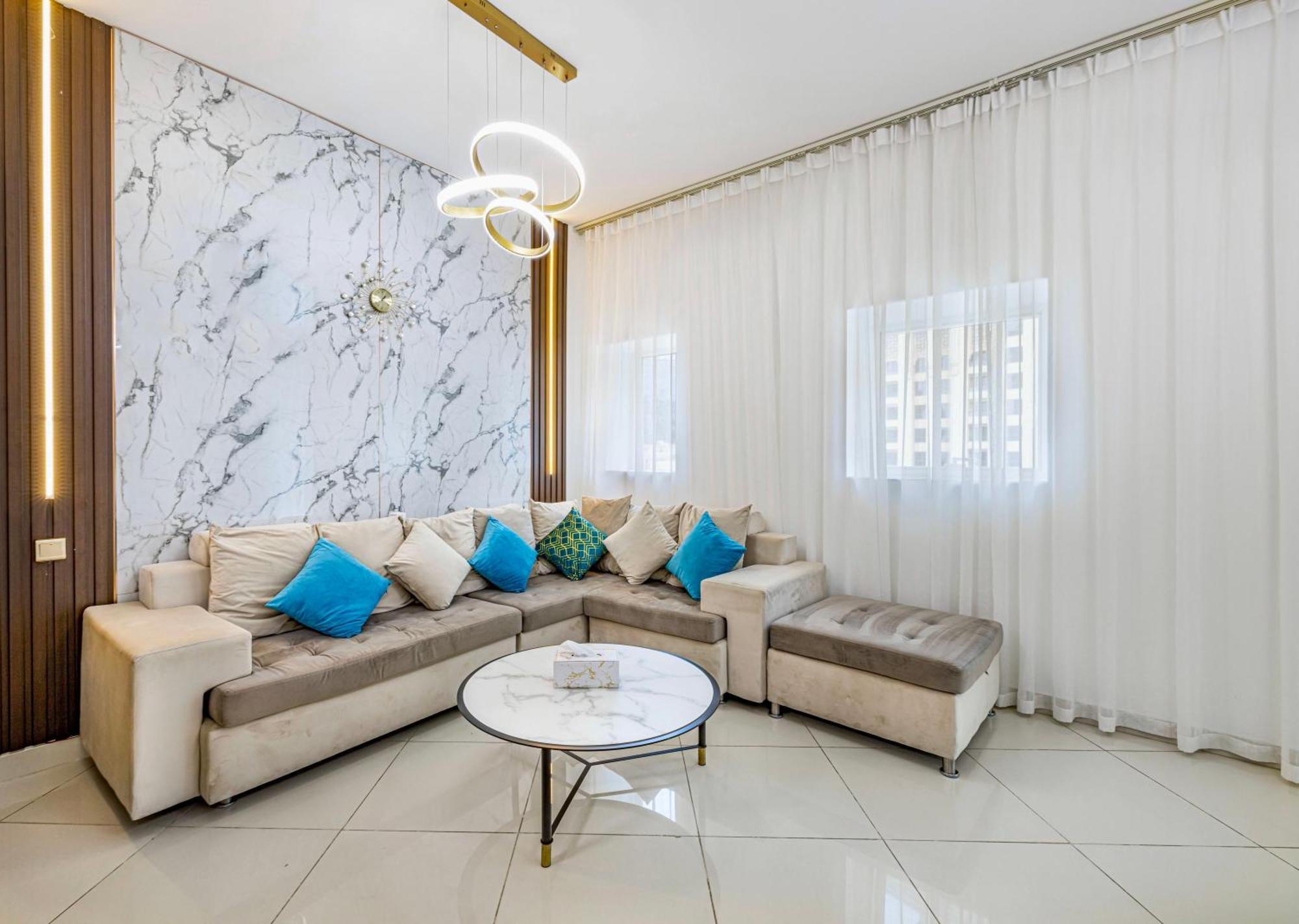 5 Star Serviced Apartment With Beach Access In The Heart Of Dubai Marina Free Welcome Gift Box Upon Arrival Екстериор снимка